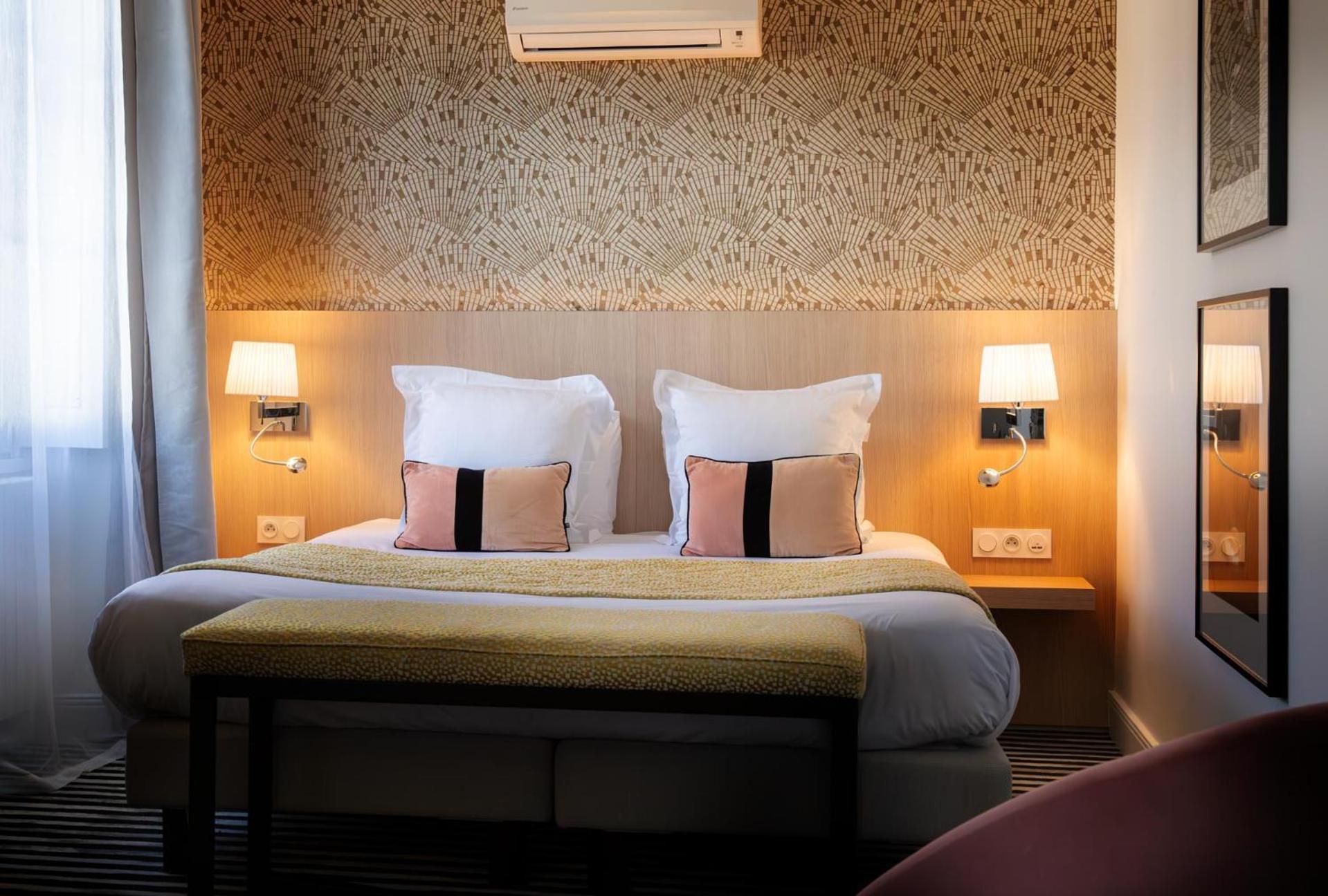 L'Aubiniere Hotel Restaurant & Spa Saint-Ouen-les-Vignes ภายนอก รูปภาพ