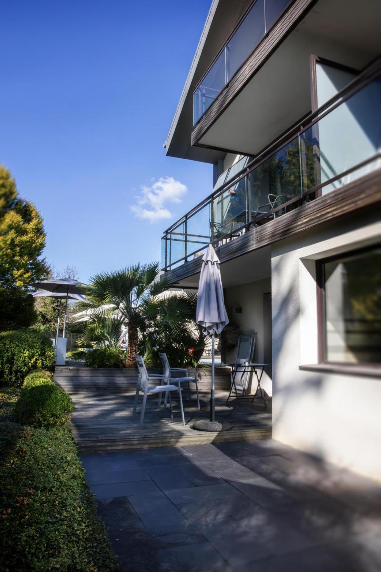 L'Aubiniere Hotel Restaurant & Spa Saint-Ouen-les-Vignes ภายนอก รูปภาพ