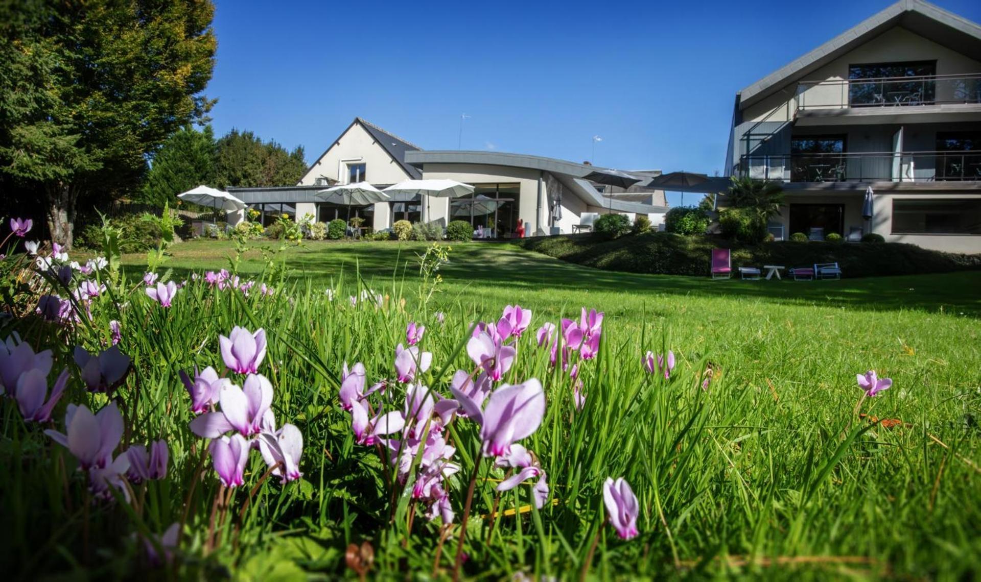 L'Aubiniere Hotel Restaurant & Spa Saint-Ouen-les-Vignes ภายนอก รูปภาพ