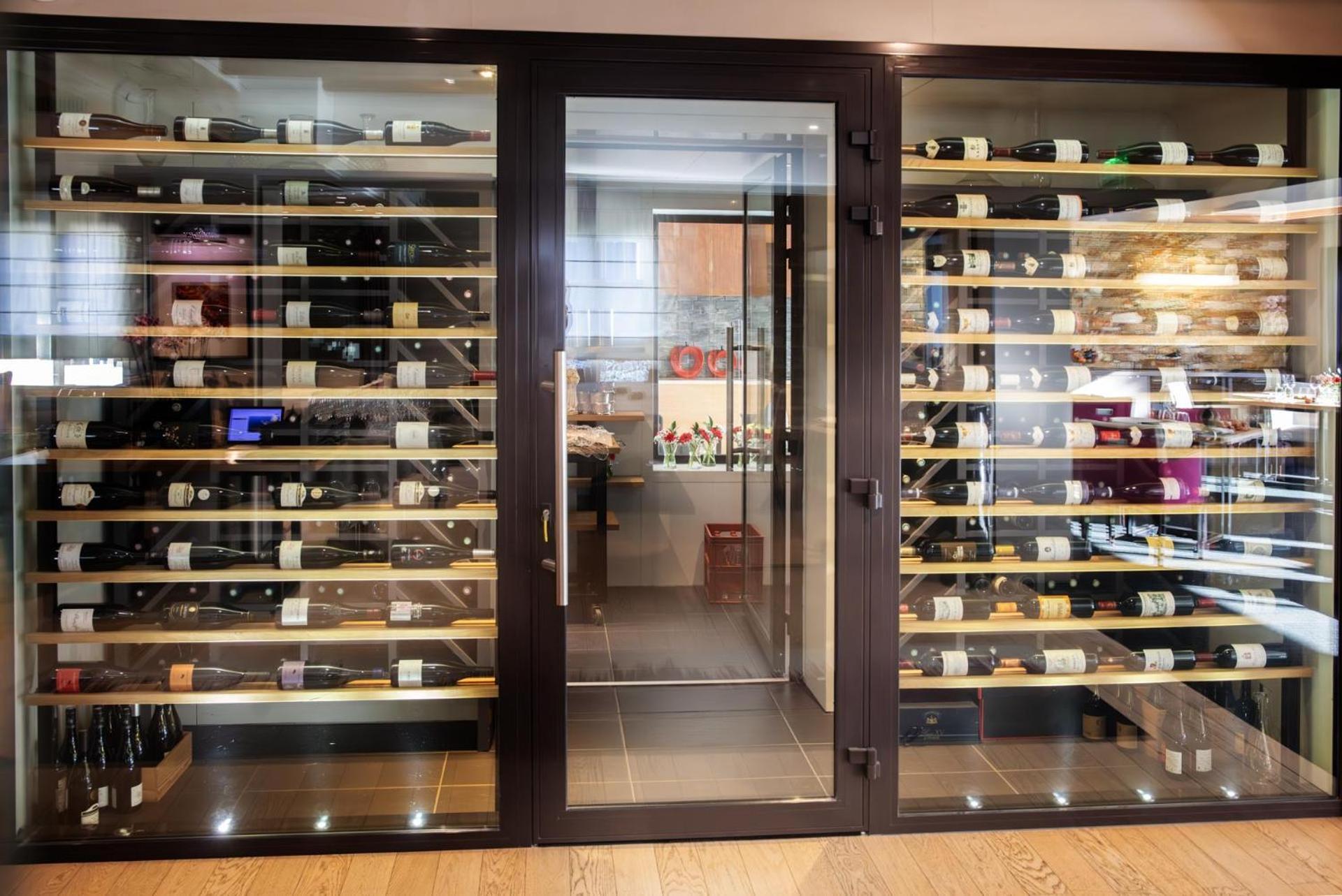L'Aubiniere Hotel Restaurant & Spa Saint-Ouen-les-Vignes ภายนอก รูปภาพ