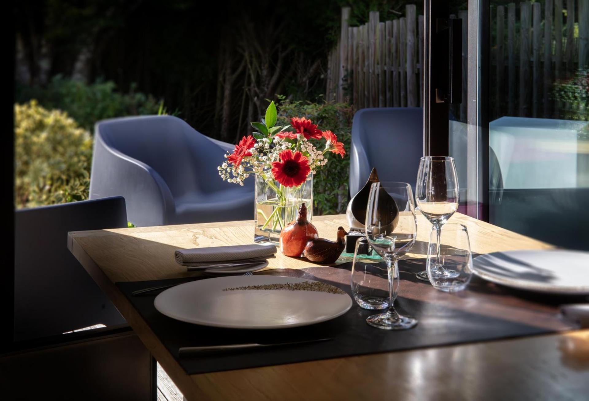 L'Aubiniere Hotel Restaurant & Spa Saint-Ouen-les-Vignes ภายนอก รูปภาพ