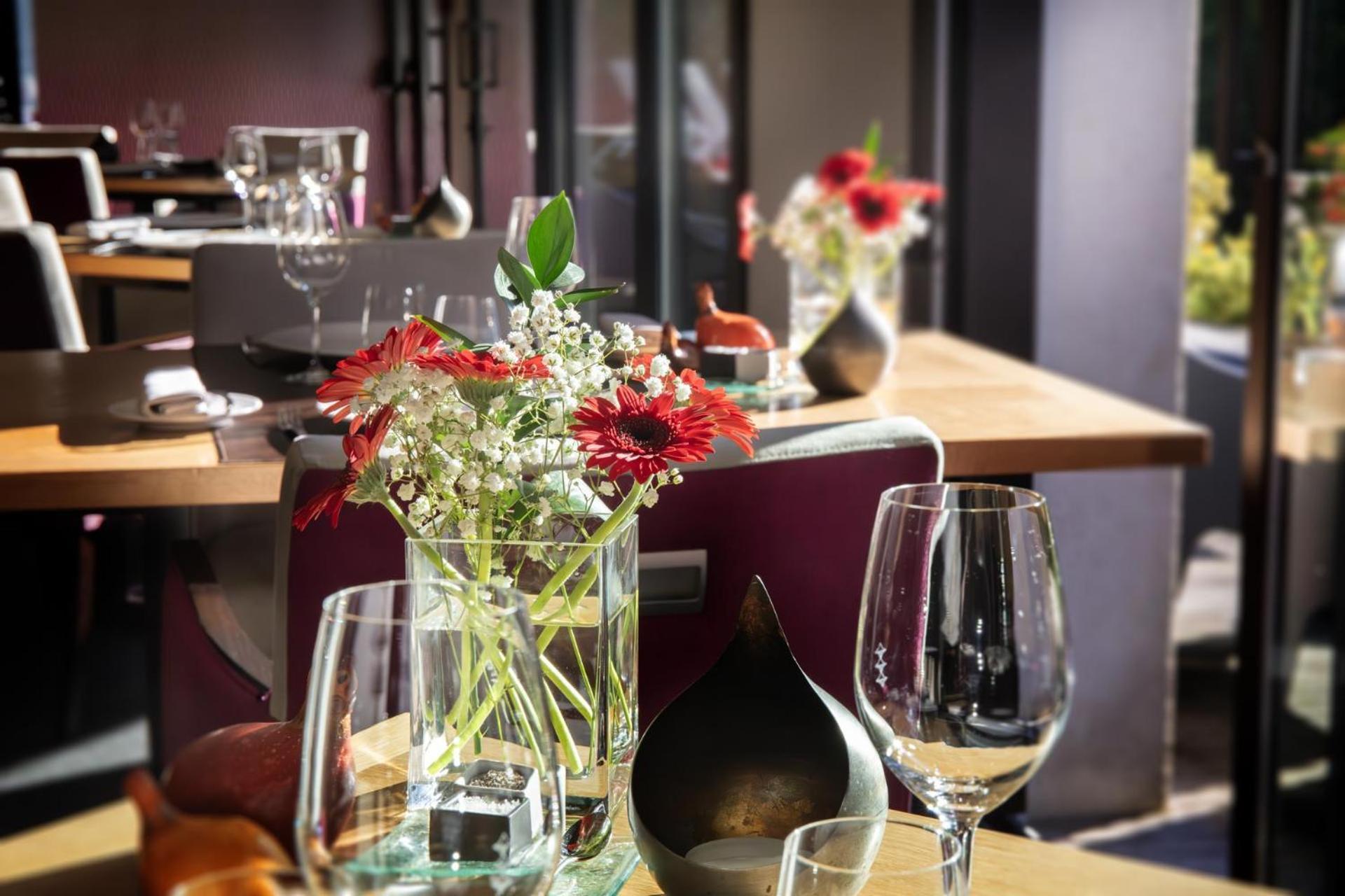L'Aubiniere Hotel Restaurant & Spa Saint-Ouen-les-Vignes ภายนอก รูปภาพ