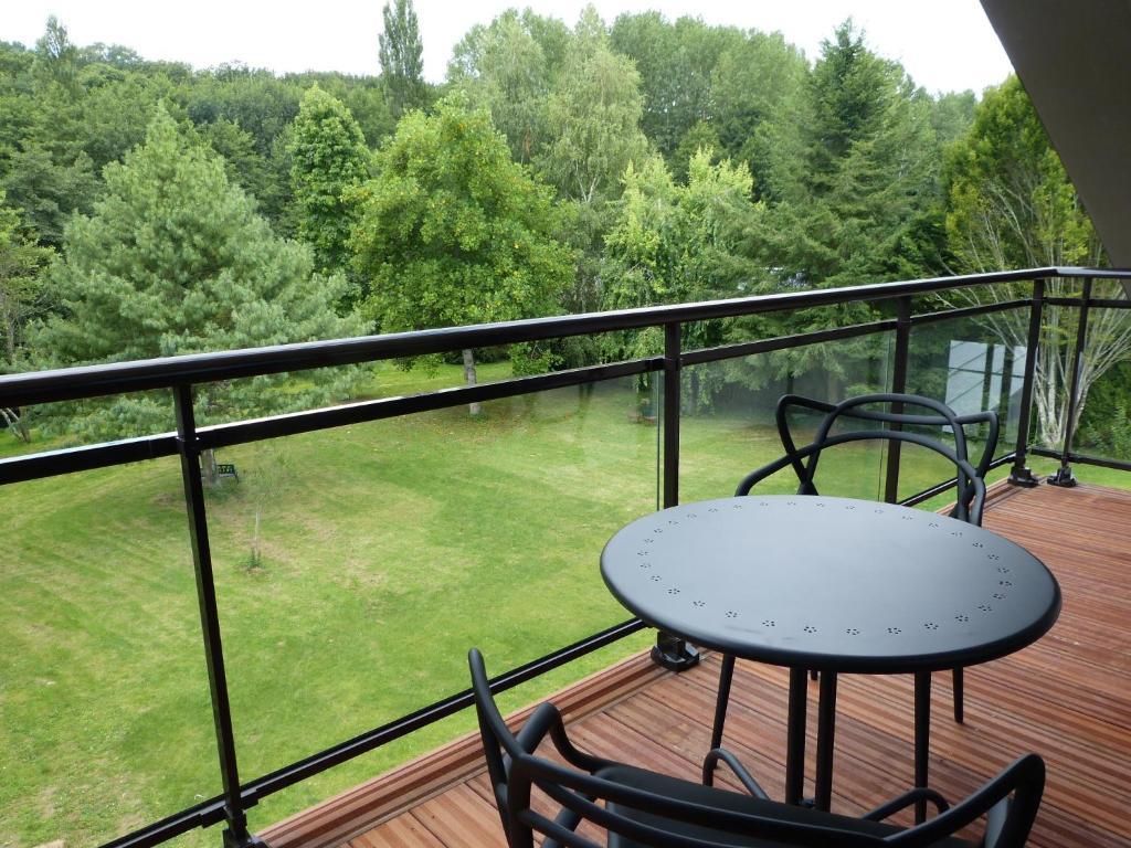 L'Aubiniere Hotel Restaurant & Spa Saint-Ouen-les-Vignes ภายนอก รูปภาพ