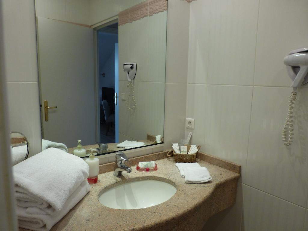 L'Aubiniere Hotel Restaurant & Spa Saint-Ouen-les-Vignes ห้อง รูปภาพ